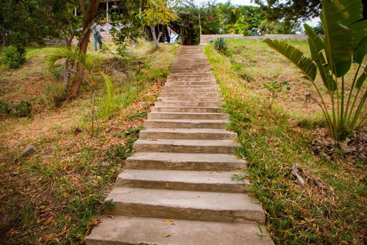 Mikoko Beach & Cottages Bagamoyo Esterno foto