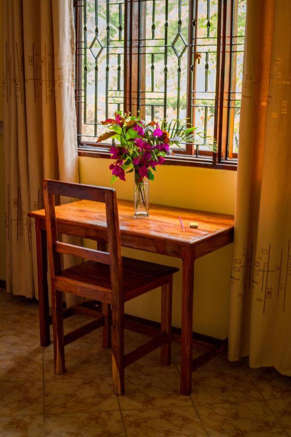Mikoko Beach & Cottages Bagamoyo Esterno foto